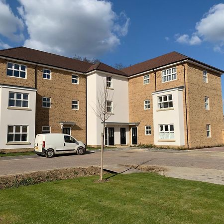 Peterborough City Center Near Healthcare Center One Bed Apartment With Free Private Parking Contractors Locum Staff Welcome エクステリア 写真