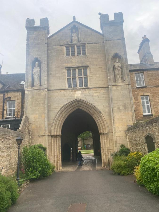 Peterborough City Center Near Healthcare Center One Bed Apartment With Free Private Parking Contractors Locum Staff Welcome エクステリア 写真