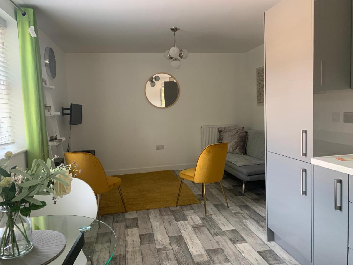Peterborough City Center Near Healthcare Center One Bed Apartment With Free Private Parking Contractors Locum Staff Welcome エクステリア 写真